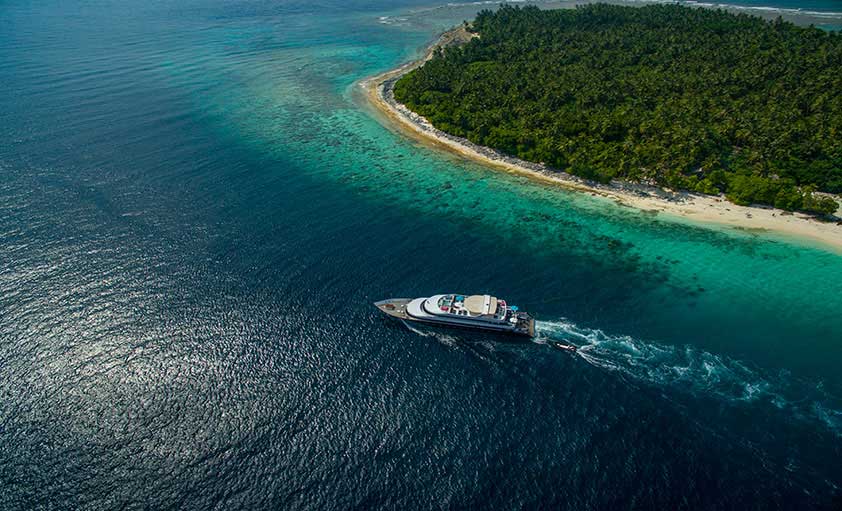 barcos buceo maldivas