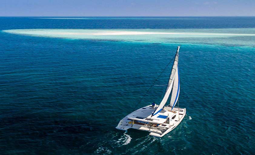 catamaran en maldivas